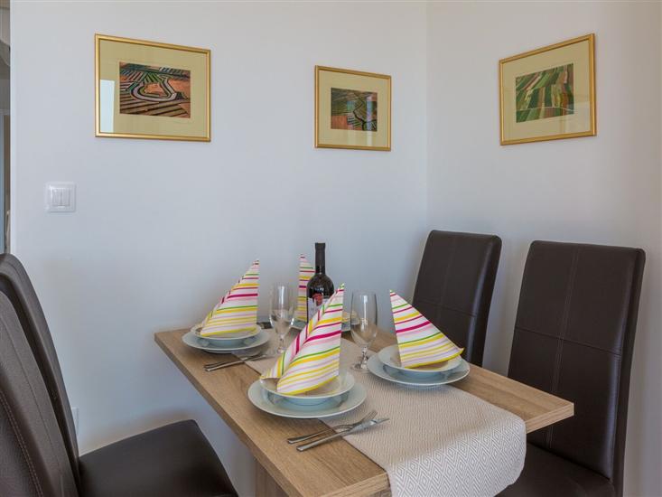 Apartment A7, for 4 persons