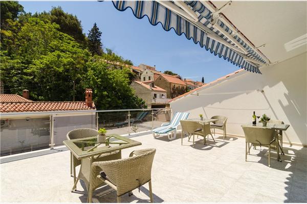 Room S2, for 2 persons