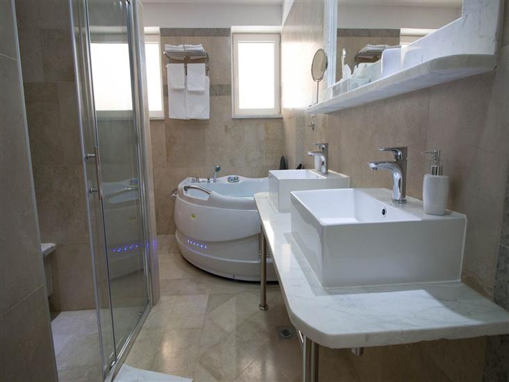 House K1, for 8 persons