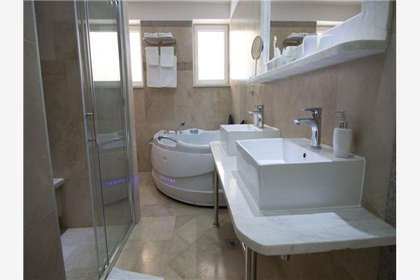 House K1, for 8 persons