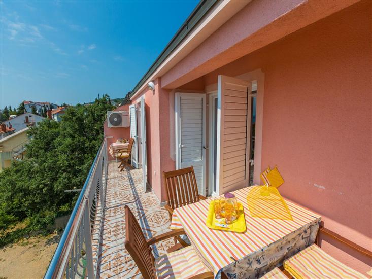 Apartment A3, for 5 persons