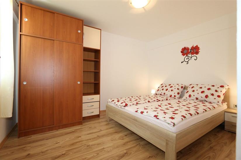 Apartment A2, for 5 persons