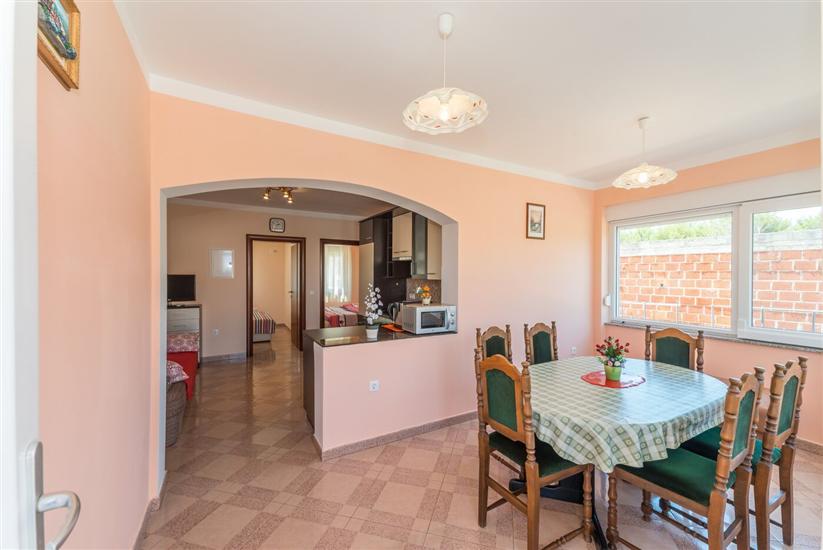 Apartment A1, for 5 persons