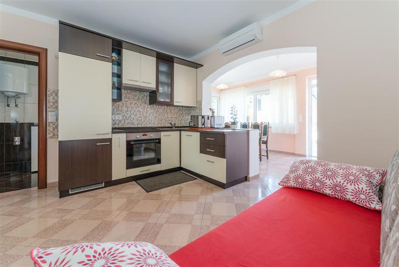 Apartment A1, for 5 persons