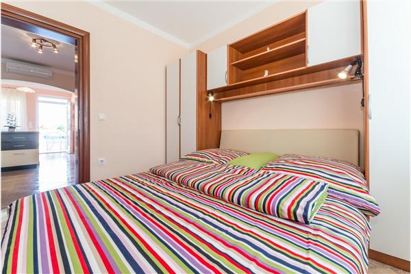 Apartment A1, for 5 persons