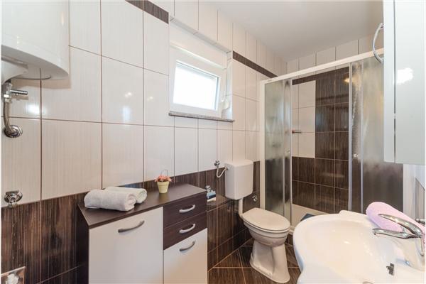 Apartment A1, for 5 persons