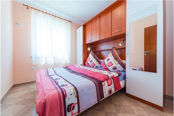 Apartment A1, for 5 persons