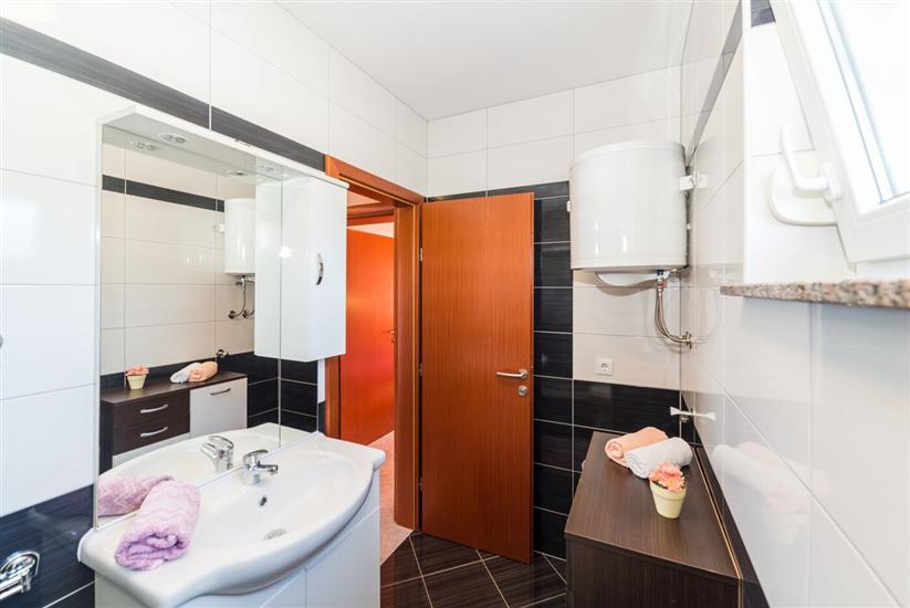 Apartment A2, for 5 persons