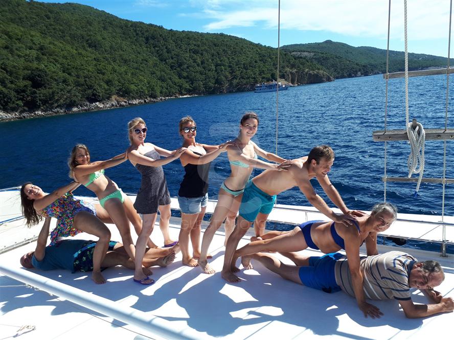 Guests-on-the-cruise-ship