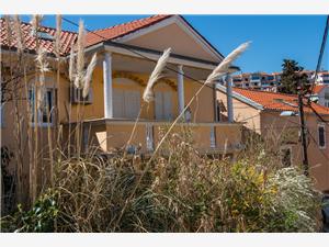 Appartements Popi Mali Losinj - île de Losinj, Superficie 120,00 m2, Distance (vol d'oiseau) jusqu'au centre ville 750 m