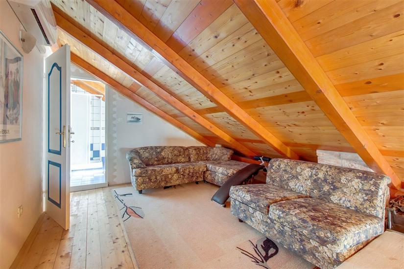 Apartment A1, for 8 persons