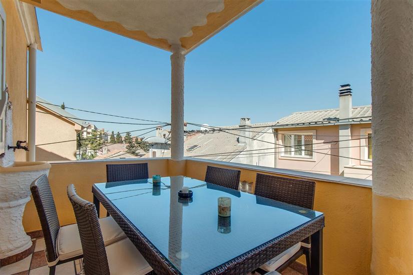 Apartment A1, for 8 persons