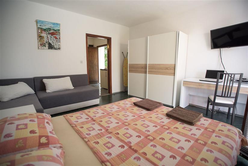 Apartment A2, for 3 persons