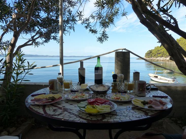 Apartments Robinzon Petar