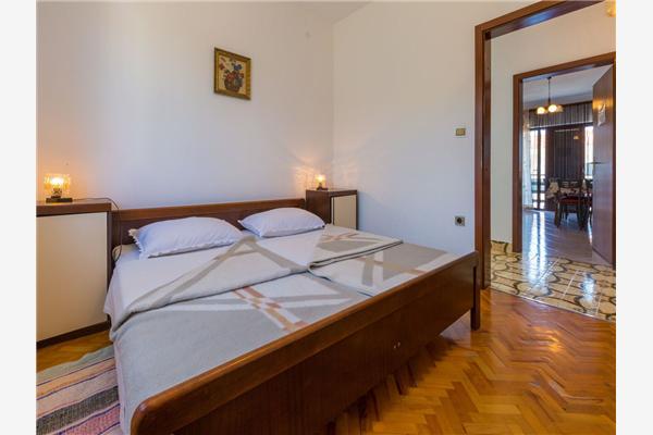 Apartment A2, for 10 persons