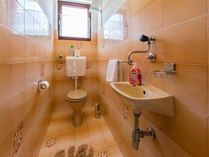 Apartment A2, for 10 persons