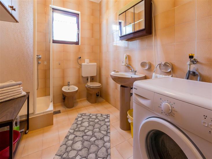 Apartment A2, for 10 persons