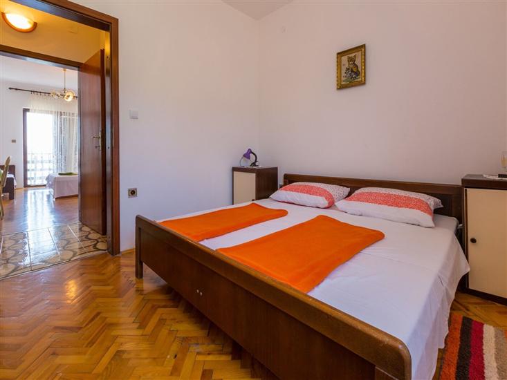 Apartment A2, for 10 persons