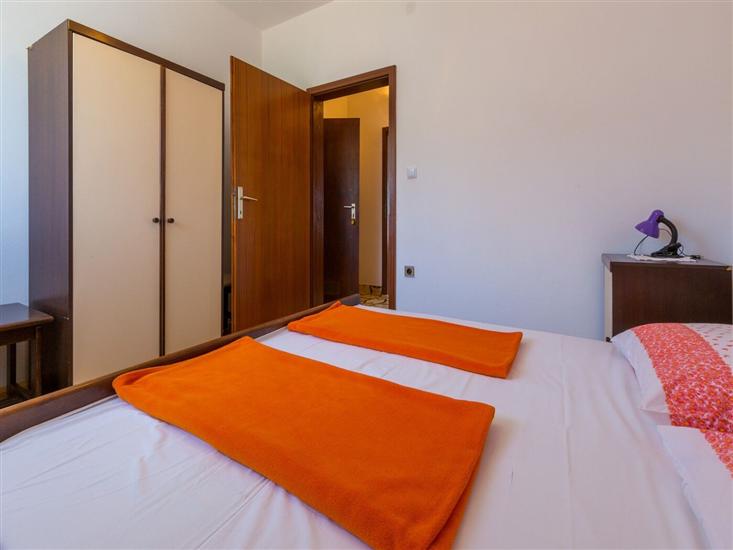 Apartment A2, for 10 persons