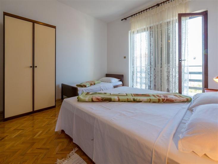 Apartment A2, for 10 persons
