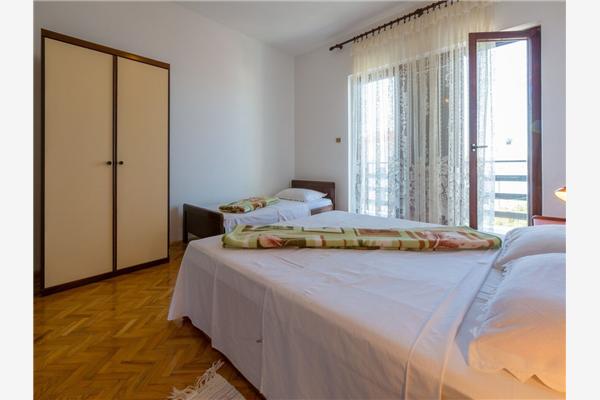 Apartment A2, for 10 persons