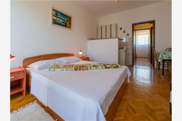 Apartment A2, for 10 persons