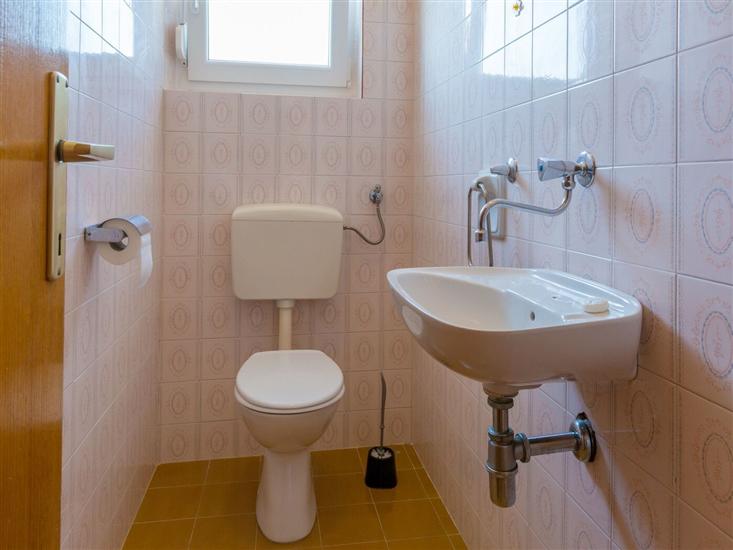 Apartment A1, for 5 persons