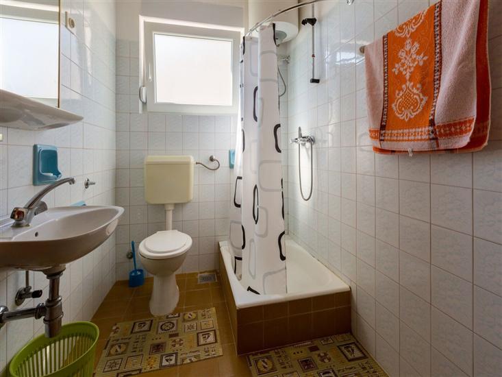 Apartment A2, for 8 persons