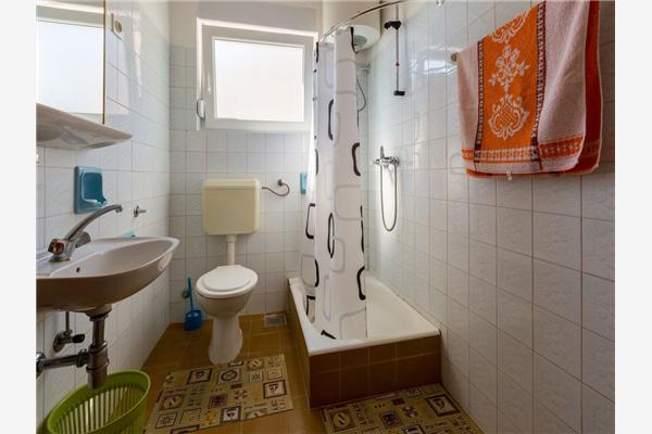 Apartment A2, for 8 persons