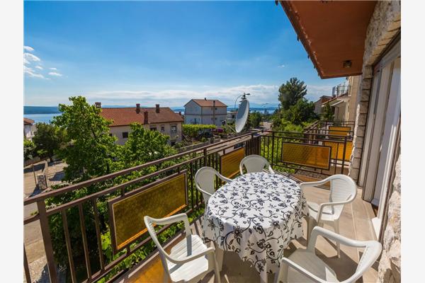 Apartment A2, for 8 persons