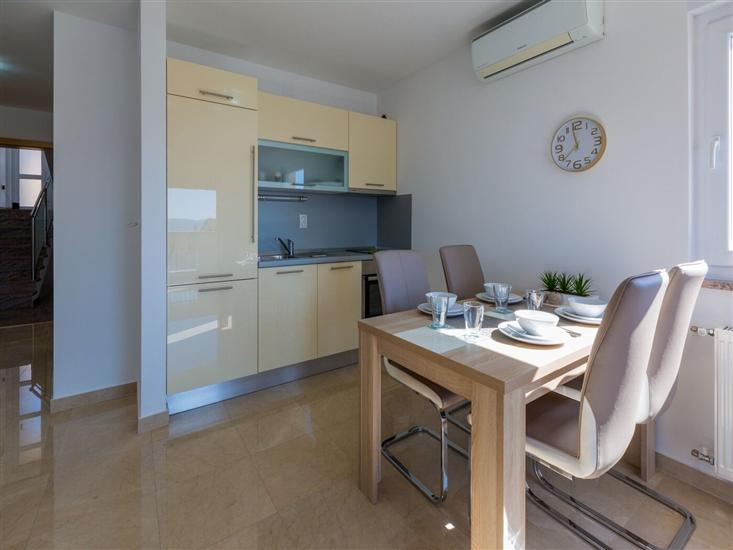 Apartment A4, for 4 persons