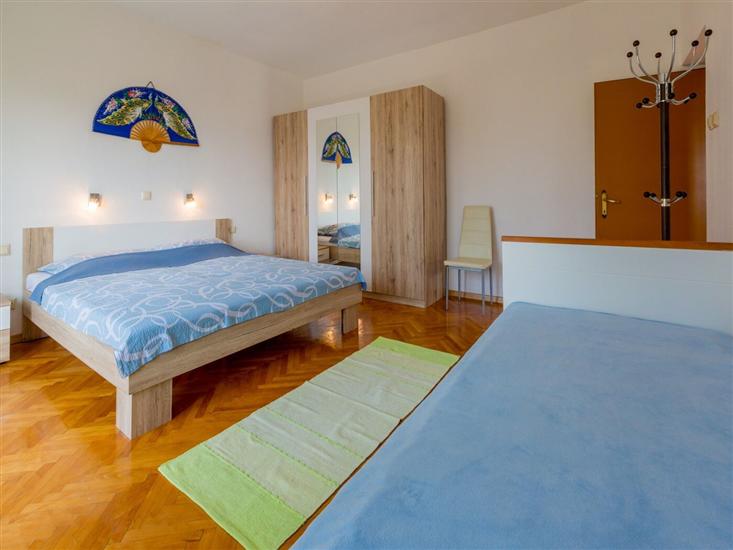 Apartment A1, for 5 persons