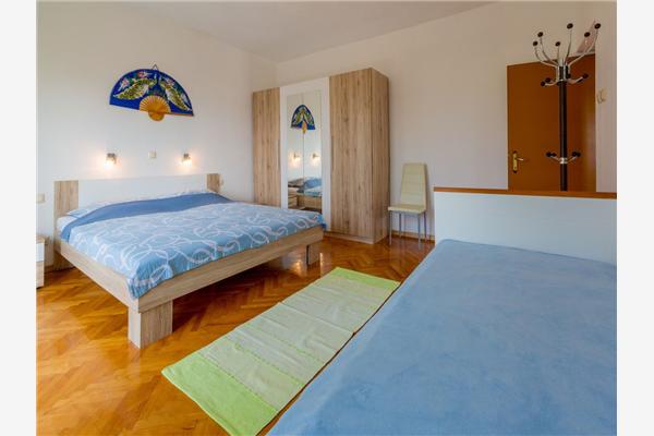 Apartment A1, for 5 persons