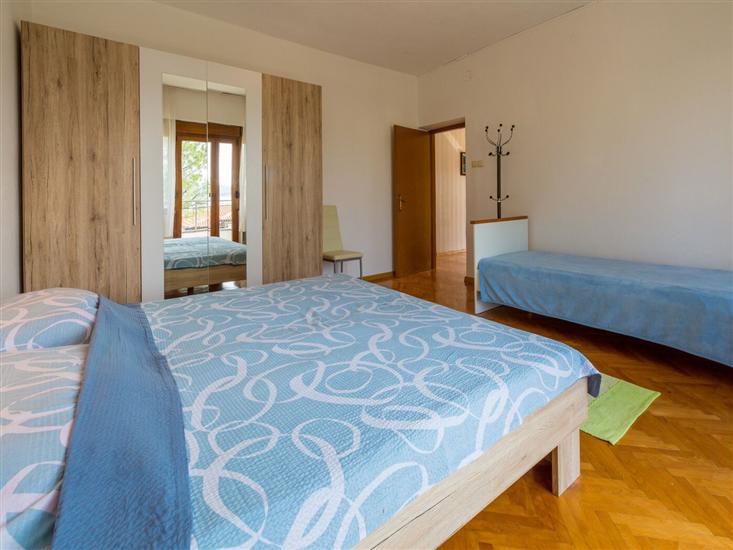 Apartment A1, for 5 persons