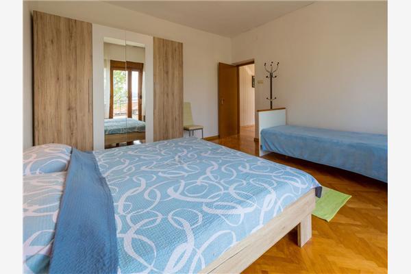 Apartment A1, for 5 persons