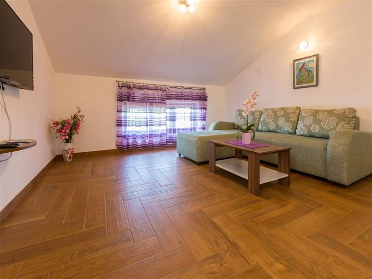 Apartment A2, for 5 persons