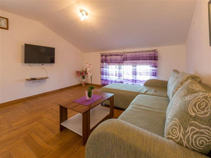 Apartment A2, for 5 persons