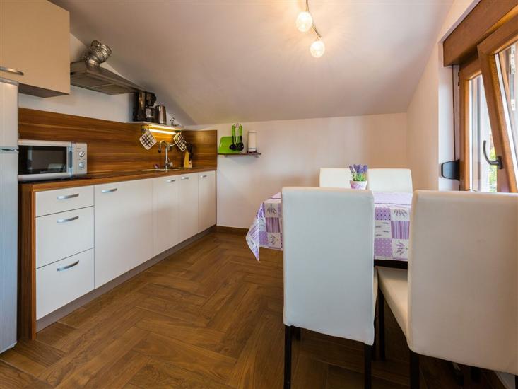 Apartment A2, for 5 persons