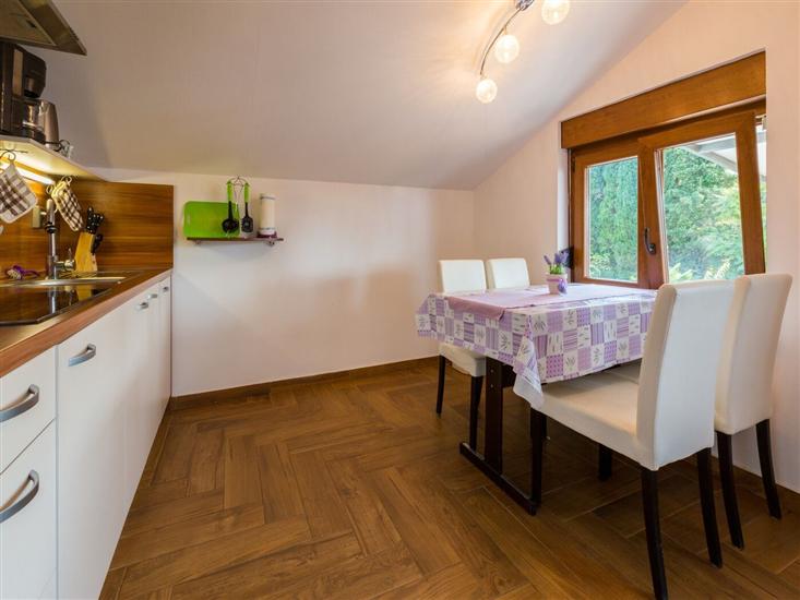 Apartment A2, for 5 persons