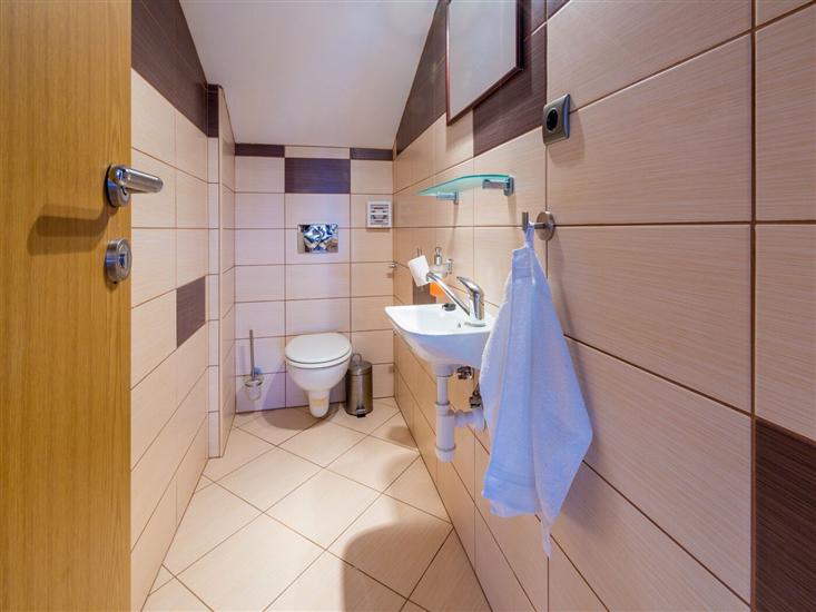 Apartment A2, for 5 persons