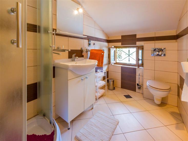 Apartment A2, for 5 persons