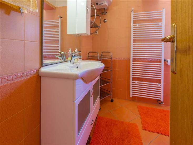 Apartment A3, for 5 persons