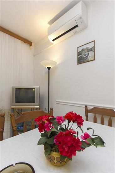 Apartment A1, for 5 persons