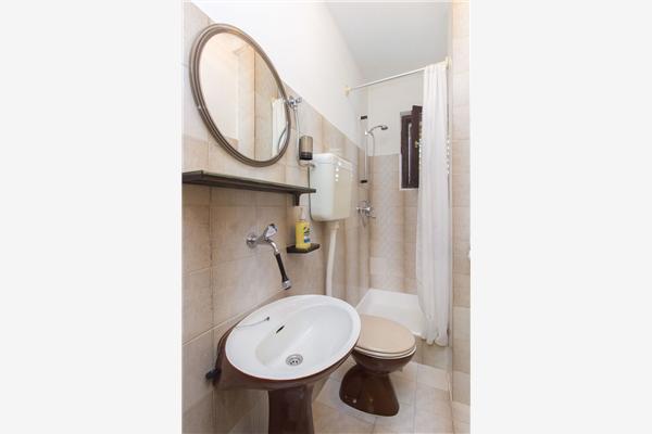 Apartment A1, for 5 persons