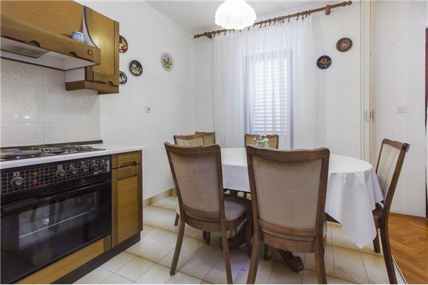 Apartment A2, for 5 persons