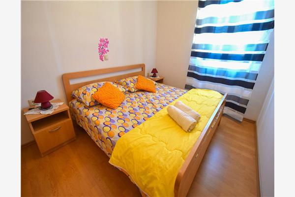 Apartment A1, for 5 persons