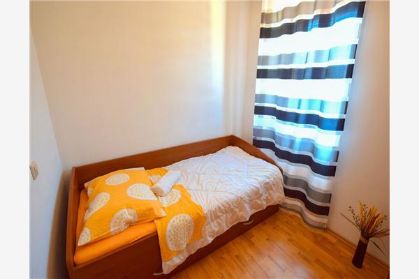 Apartment A1, for 5 persons