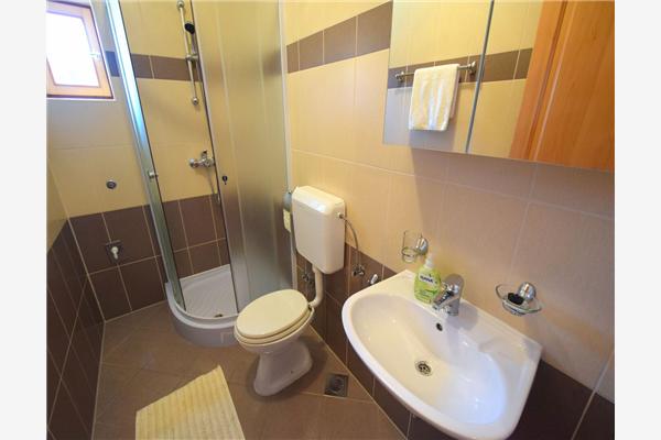 Apartment A1, for 5 persons