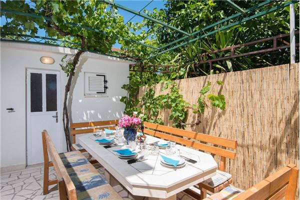 Dom K1, pre 13 osoby