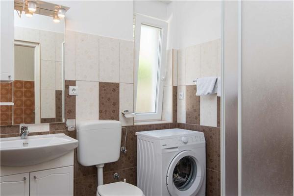 Dom K1, pre 13 osoby